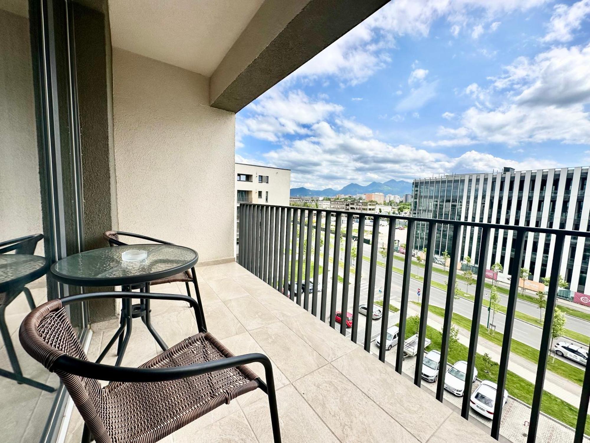 Kasper Coresi Mall - Rise Private Apartments & Suites ブラショフ エクステリア 写真